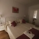 Lar Do Peregrino Гостевой дом 3*